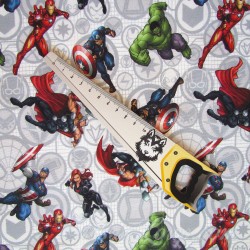 Tecido Marvel Avengers Super-heróis em ação | Tecidos Lobo