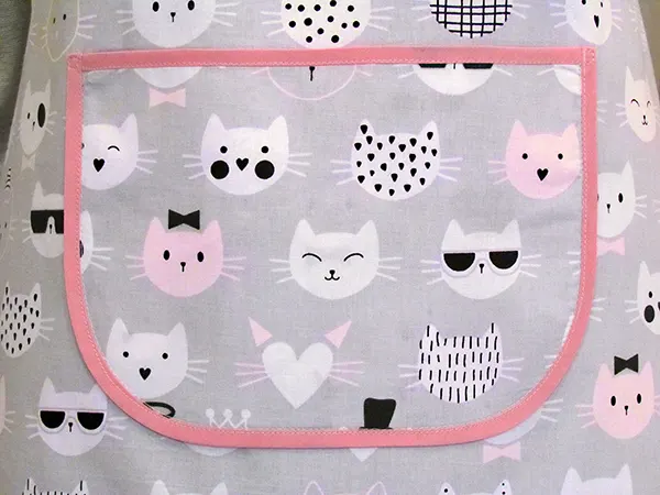 tutorial de costura de avental de cozinha com gatos